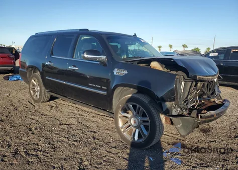 2014 Cadillac Escalade Esv Platinum z USA, uszkodzony, nr VIN 1GYS4KEF2ER167995